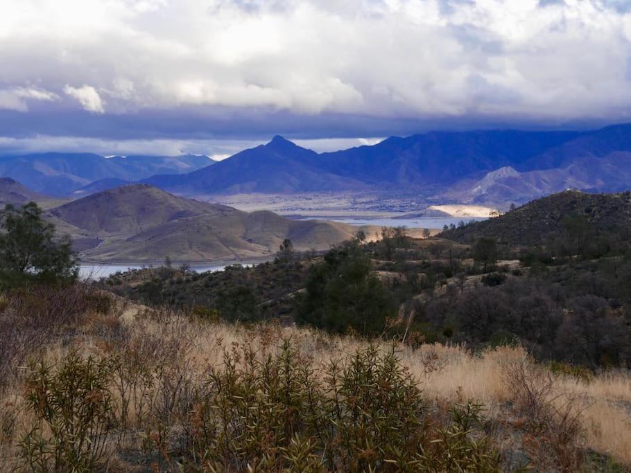 Вилла Shirley Creek Retreat: A Mountain Oasis Wofford Heights Экстерьер фото