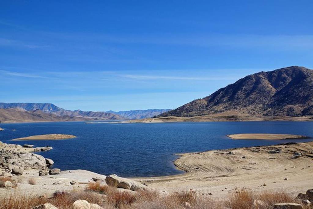 Вилла Shirley Creek Retreat: A Mountain Oasis Wofford Heights Экстерьер фото