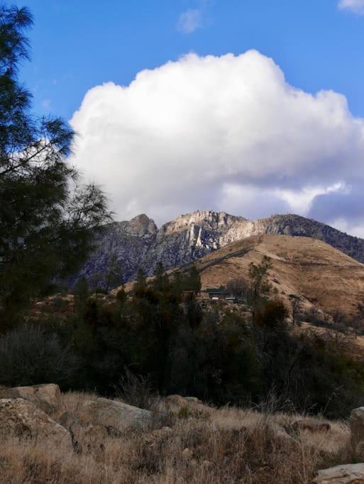 Вилла Shirley Creek Retreat: A Mountain Oasis Wofford Heights Экстерьер фото