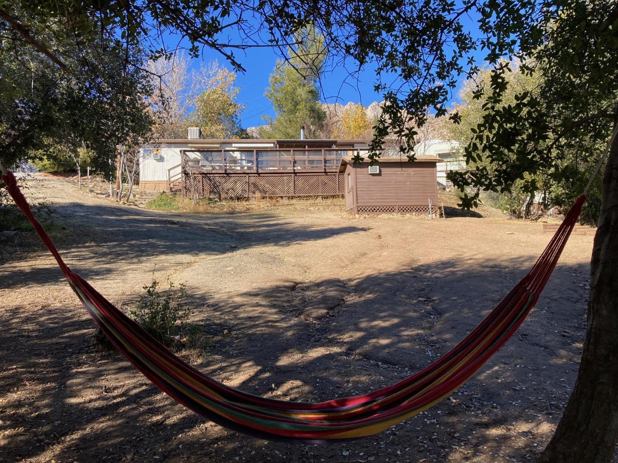 Вилла Shirley Creek Retreat: A Mountain Oasis Wofford Heights Экстерьер фото
