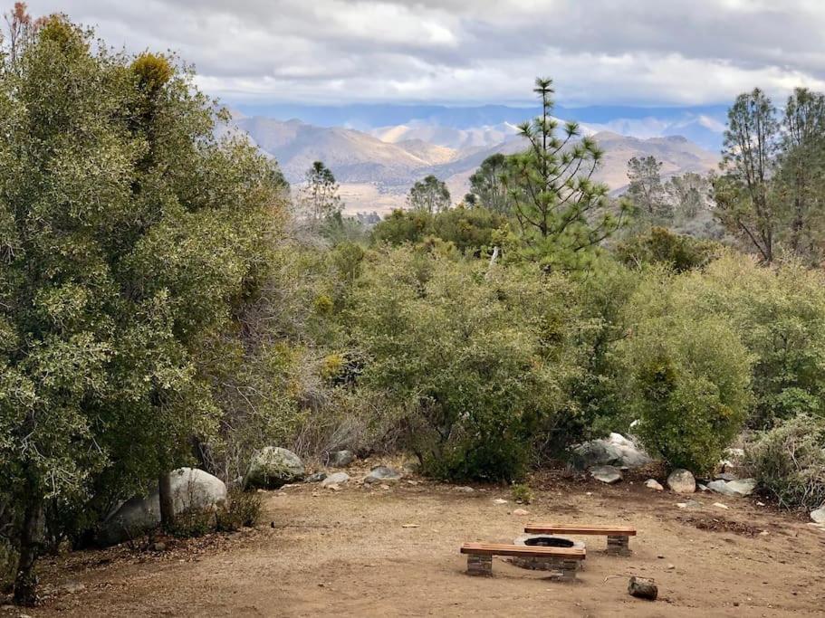 Вилла Shirley Creek Retreat: A Mountain Oasis Wofford Heights Экстерьер фото